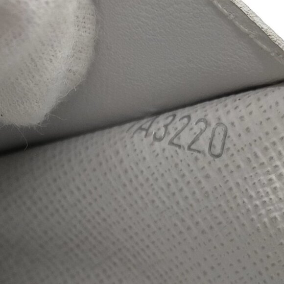 $1567 Authentic LOUIS VUITTON Made in FRANCE TA3220 White Leather Long Wallet - Picture 2 of 12
